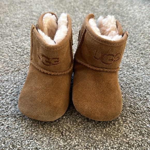Toddler fleece lined UGG boots - Picture 4 of 5